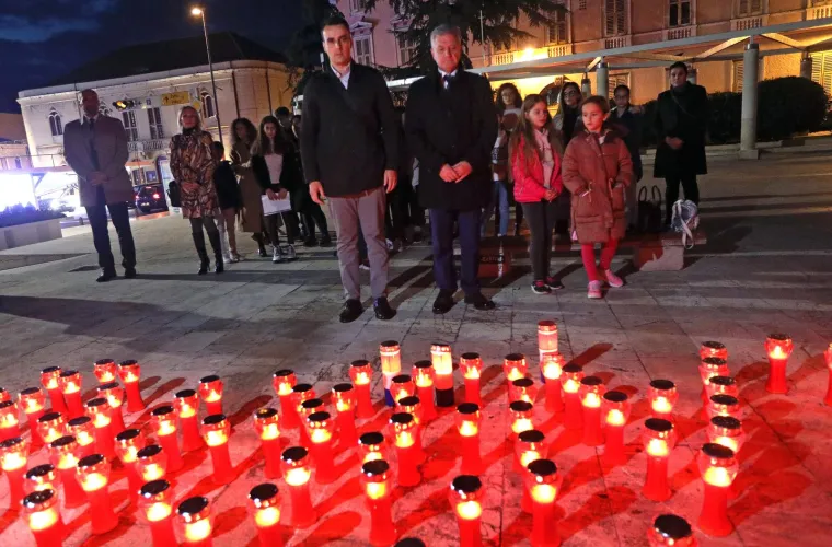 Na ovakvom travnjaku u srijedu se igrala utakmica osmine finala Hrvatskog kupa