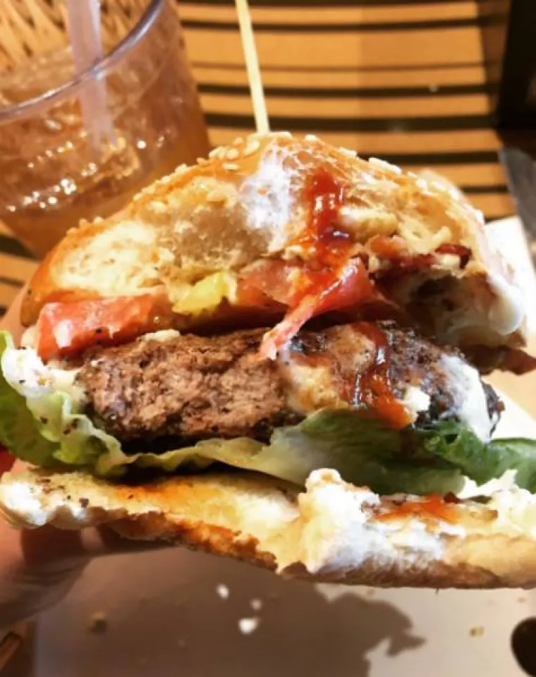 Normalni burger