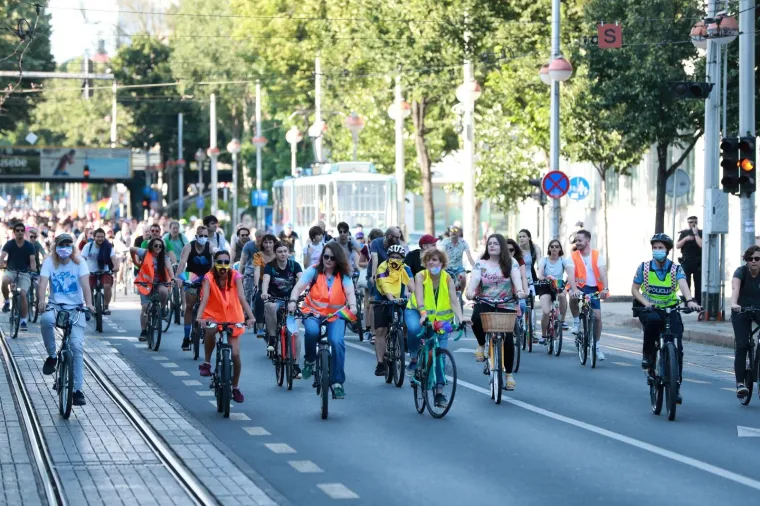 PRVI ZAGREBAČKI PRIDE RIDE: Šarena povorka na biciklima prošla središtem grada