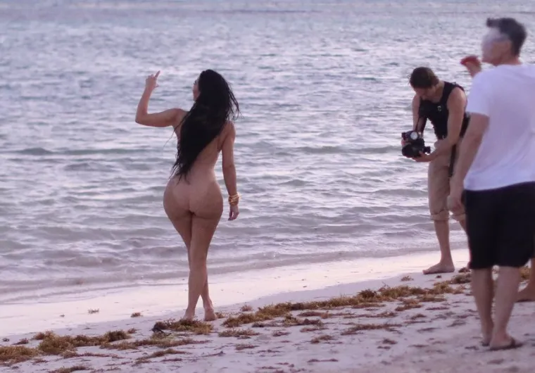 Slažete li se? Kim Kardashian u svakom izdanju opasno diže otkucaje, pogledajte najseksi objave u zadnje vrijeme