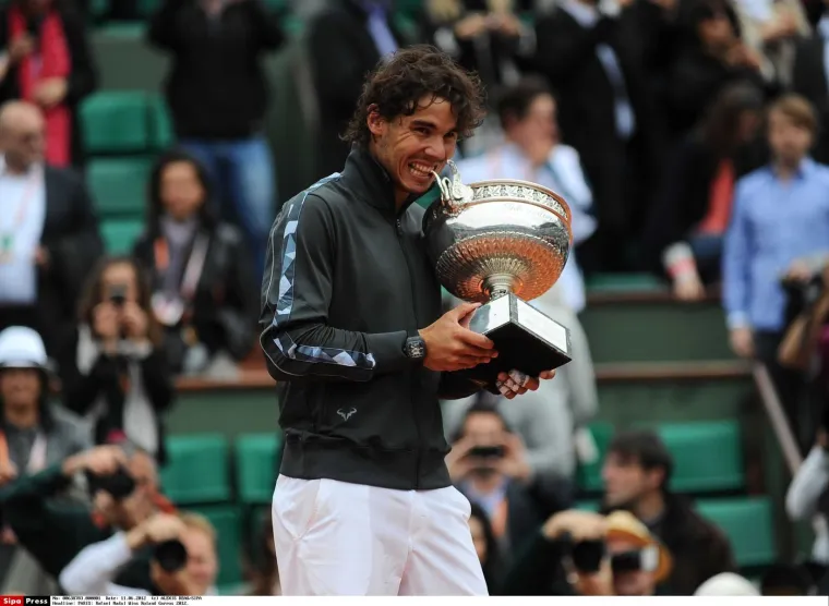 Nadal je protiv Đokovića 2012. osvojio svoj sedmi naslov na Roland Garrosu! Pobijedio je Srbina 6-4, 6-3, 2-6, 7-5.