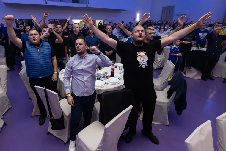 Gospodski navijači Dinama uživali u Mostaru. Nisu razbili ni jednu čašu, a legenda je bila apsolutna zvijezda