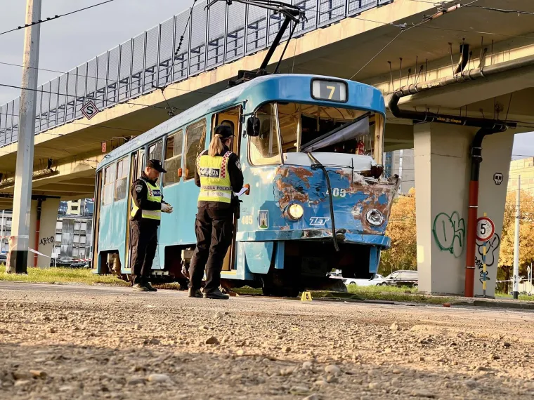 Ovo je mjesto teške nesreće autobusa i tramvaja. Jedna osoba stradala na licu mjesta