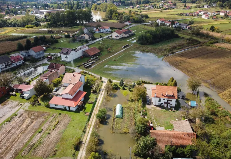 Povlači se voda iz potopljenog karlovačkog naselja: Ovako danas izgledaju Brodarci