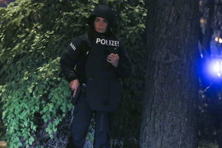 Noć užasa u Beču: Cijeli grad pod policijskom opsadom, neki od napadača još su u bijegu