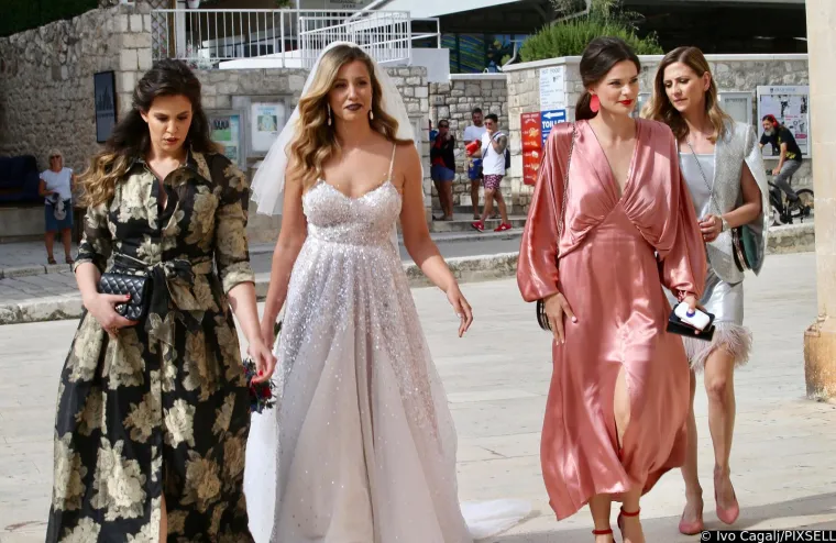 Gdje su danas Sanaderove kćeri? Isplivale su fotke iz 2013., Petra i Bruna tad su išle na suđenje ocu