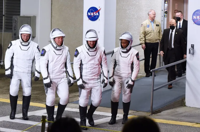 20. Atrofija mišića: Iako astronauti moraju redovito vježbati dok su na ISS-u, bestežinsko stanje znači da stalno gube na mišićnoj masi, a zbog toga će im nakon povratka na Zemlju biti teško stajati. 