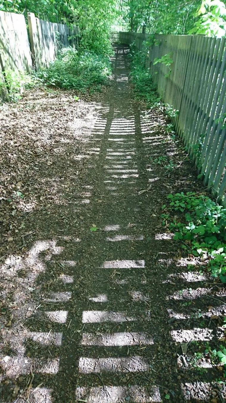 Kada ovuda prolazi vlak?