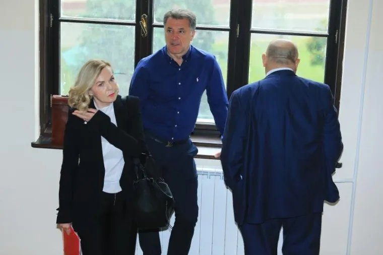 INCIDENT NA SUĐENJU MAMIĆU: Pogledajte kako je Zdravko Mamić poludio na svoje odvjetnike