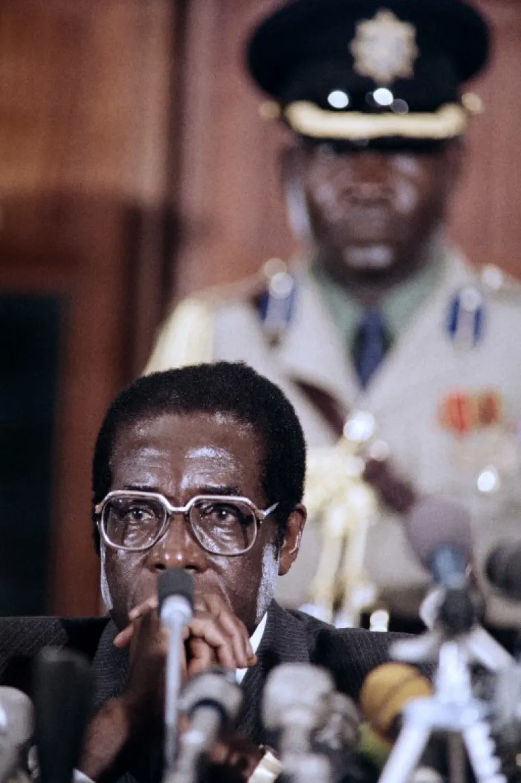 KRAJ JEDNE ERE: Robert Mugabe se kroz skoro četiri desetljeća vladavine susreo sa svim svjetskim čelnicima