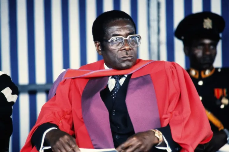 KRAJ JEDNE ERE: Robert Mugabe se kroz skoro četiri desetljeća vladavine susreo sa svim svjetskim čelnicima