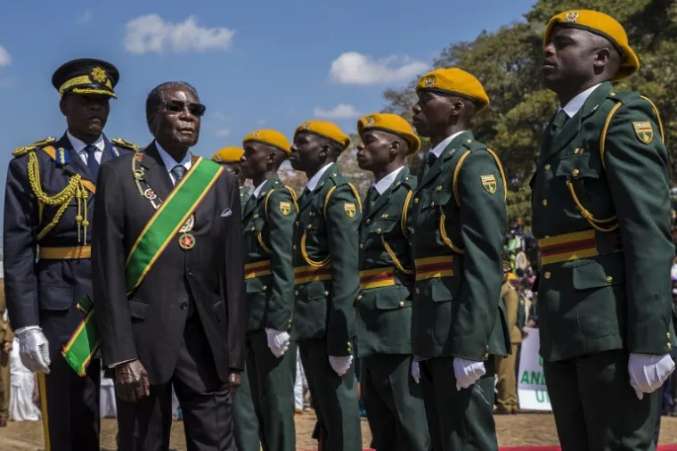 KRAJ JEDNE ERE: Robert Mugabe se kroz skoro četiri desetljeća vladavine susreo sa svim svjetskim čelnicima
