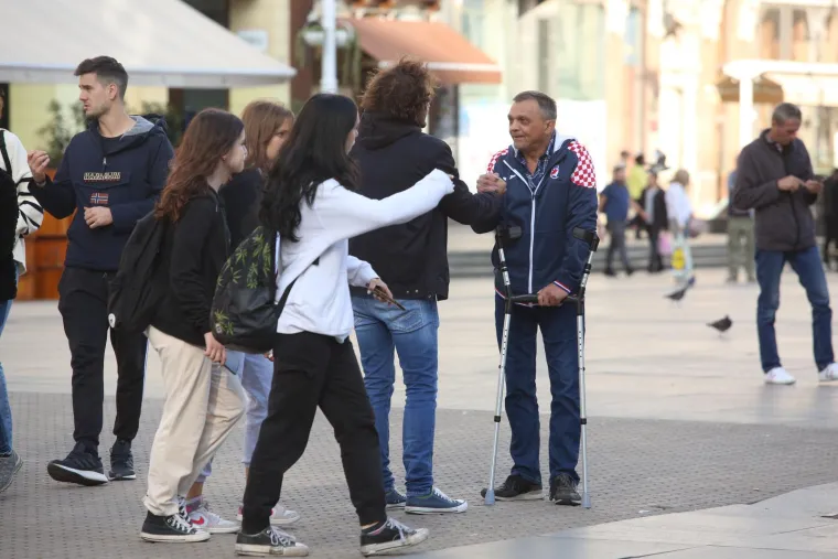 Navijači kruže centrom Zagreba uoči utakmice, dva Hrvata su privukla veliku pažnju