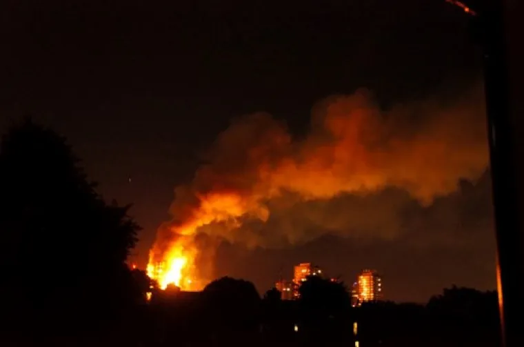 UŽAS U LONDONU: Pogledajte stravične scene paklene buktinje koja je uzela i ljudske živote