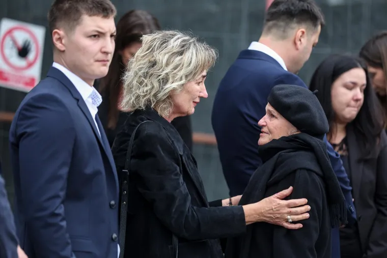 Ratni put vodio ga je od Vukovara preko Vinkovaca i Osijeka do Pakraca, Lipika i Garešnice. Nakon što je Hrvatska priznata, u rujnu 1992. je demobiliziran, a potom je položio specijalistički ispit iz ginekologije i opstetricije. Potom je tijekom 1994. kao dragovoljac otišao u Bosnu i Hercegovinu.