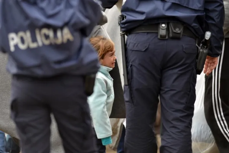 Na graničnom prijelazu Bapska još uvijek pristižu izbjeglice, no u manjem broju.