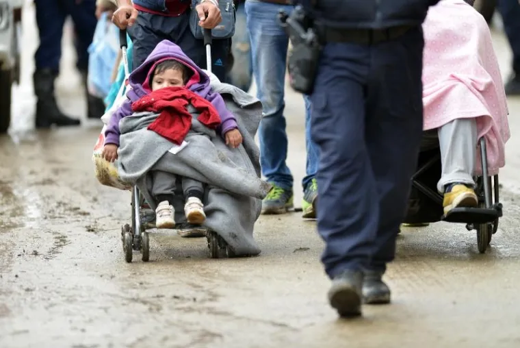 Na graničnom prijelazu Bapska još uvijek pristižu izbjeglice, no u manjem broju.