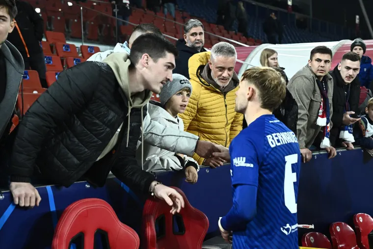 Zajec u jednom trenutku na Red Bull Areni pokazao papir. Svi pričaju o 'misterioznom potezu' predsjednika Dinama