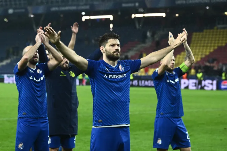 Zajec u jednom trenutku na Red Bull Areni pokazao papir. Svi pričaju o 'misterioznom potezu' predsjednika Dinama