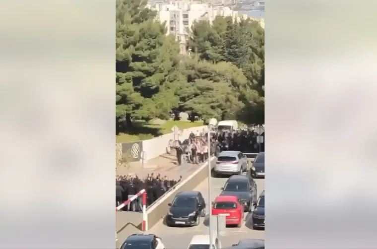 Policija ima pune ruke posla: Boysi i Torcida poput filma 300, a pred ulazom stoji cijela vojska