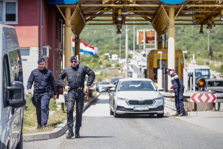 Policija ima pune ruke posla: Boysi i Torcida poput filma 300, a pred ulazom stoji cijela vojska