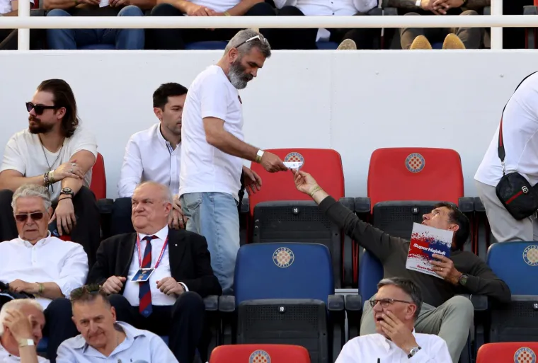 Vatreno je na tribinama Poljuda: Misteriozne navijačice plijenile pažnju