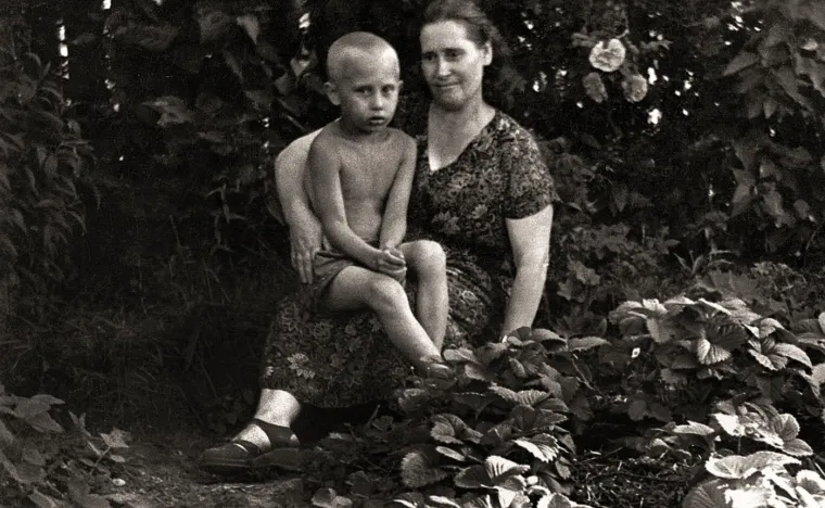 Neviđene fotografije mladog Putina: 'Svaki dan sam u kući imao sukobe sa štakorima'