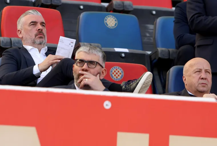 Uhvatila ih kamera: Pazite tko sjedi između Zvonimira Bobana i predsjednika Hajduka