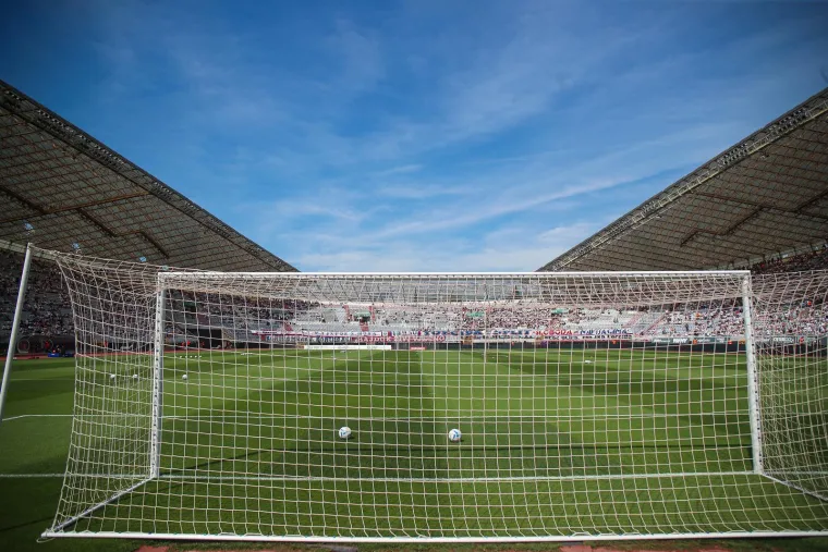 Uhvatila ih kamera: Pazite tko sjedi između Zvonimira Bobana i predsjednika Hajduka