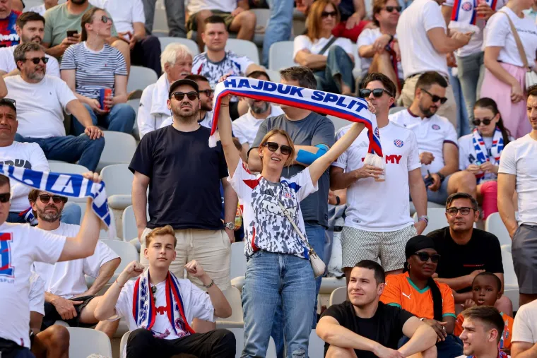 Uhvatila ih kamera: Pazite tko sjedi između Zvonimira Bobana i predsjednika Hajduka