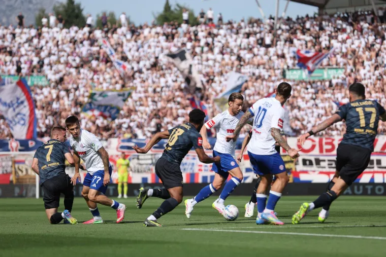 Uhvatila ih kamera: Pazite tko sjedi između Zvonimira Bobana i predsjednika Hajduka
