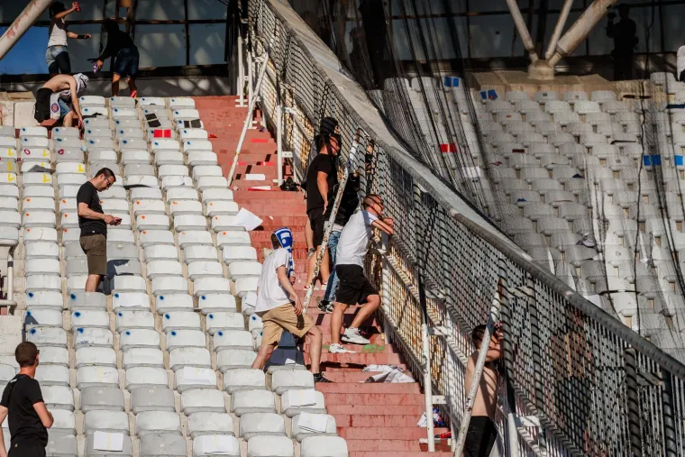 Evo &scaron;to je interventna policija radila navijačima Hajduka poslije poraza od Dinama