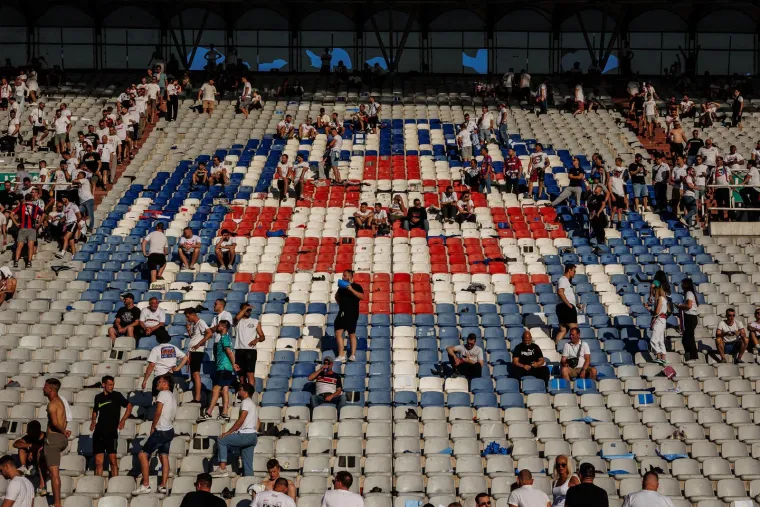 Evo &scaron;to je interventna policija radila navijačima Hajduka poslije poraza od Dinama