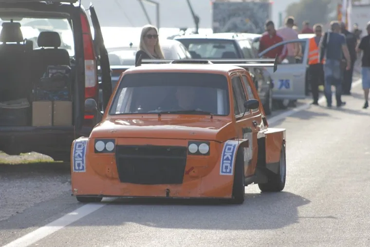 U Dubrovniku se održava hrvatsko prvenstvo u autoslalomu, pogledajte vozače i njihove limene ljubimce