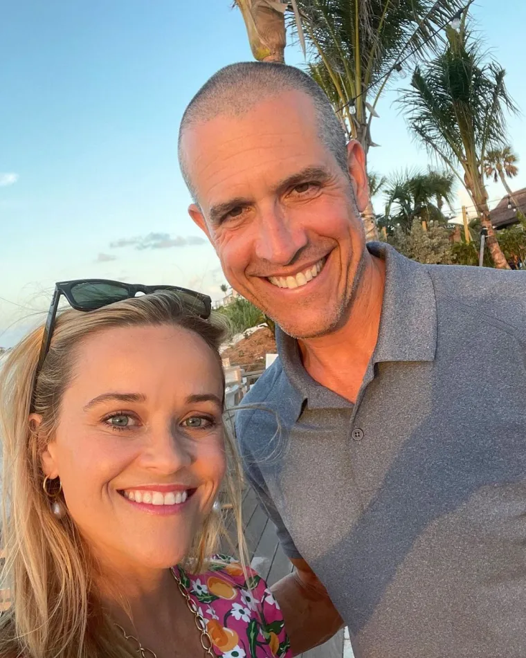 Reese Witherspoon i i njezin suprug Jim jednom su noć proveli u zatvoru. &quot;Očito sam popila jedno piće previše i duboko mi je neugodno zbog stvari koje sam rekla&quot;, rekla je glumica u izjavi za CNN. &quot;Bila je to definitivno strašna situacija i bila sam uplašena za svog muža, ali to nije opravdanje. Bila sam bez poštovanja prema policajcu koji je samo radio svoj posao. Nemam ništa osim poštovanja prema policiji i jako mi je žao zbog ponašanja&quot;, priznala je 2013. Witherspoon 