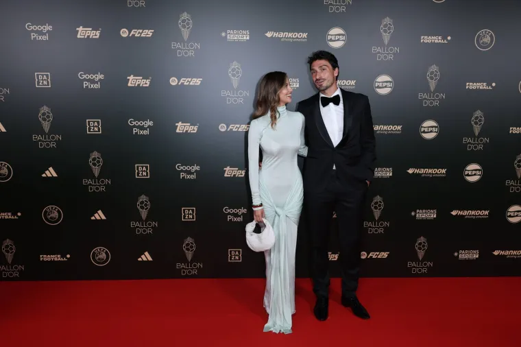 Hummels je ranije bio oženjen s Cathy Fischer, s kojom se vjenčao u lipnju 2015., ali su se rastali u studenom 2022. godine. 
