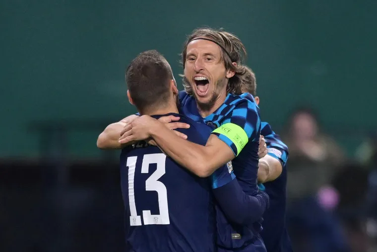 Modrić je briljantno zabio i emotivno slavio, tribine su se zapalile, a hrvatski navijači eruptirali na Prateru