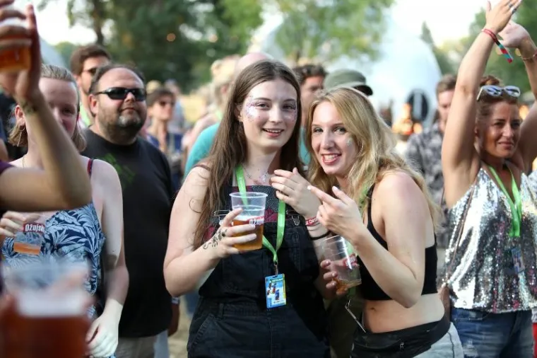 DRUGA VEČER INMUSIC FESTIVALA: Dobra glazba odjekuje s Jaruna, evo kakva je atmosfera