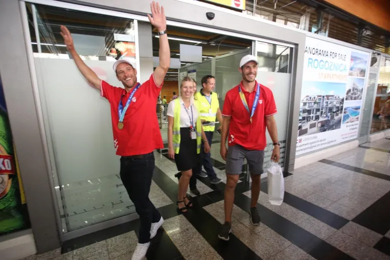 Braća Šime i Mihovil Fantela postali su svjetski prvaci u klasi 49er na Svjetskom prvenstvu u danskom Aarhusu.