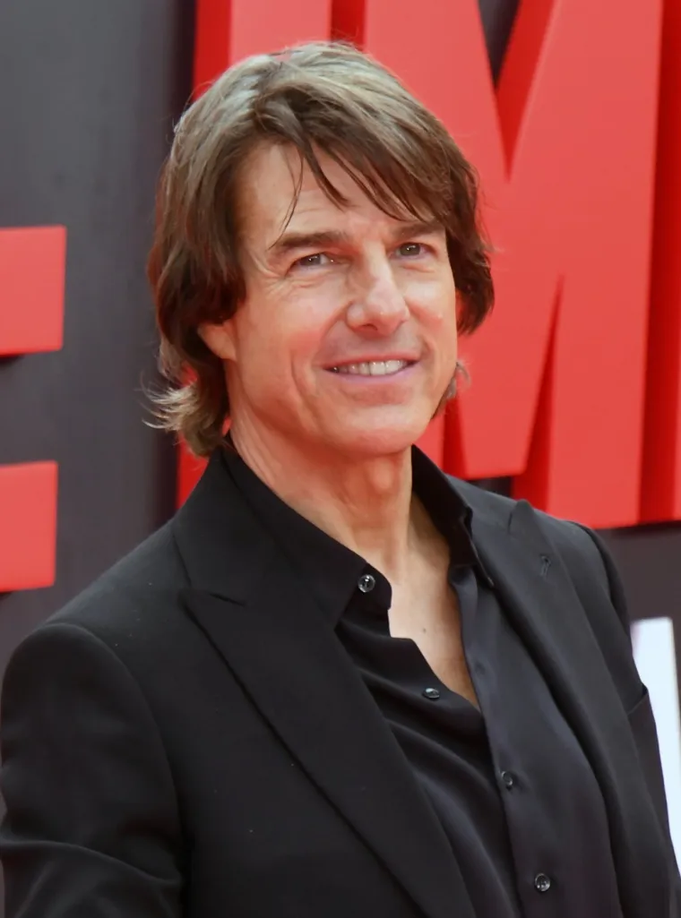 Scijentologija mu razorila brak, a lice 'sredile' operacije: Ovako se mijenjao Tom Cruise