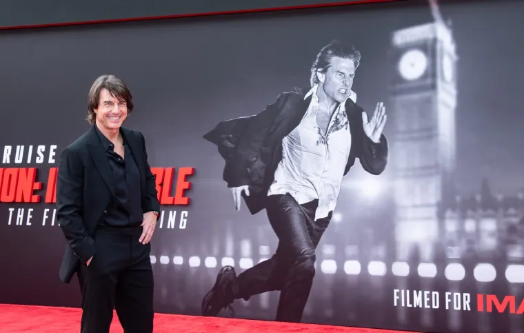 Scijentologija mu razorila brak, a lice 'sredile' operacije: Ovako se mijenjao Tom Cruise