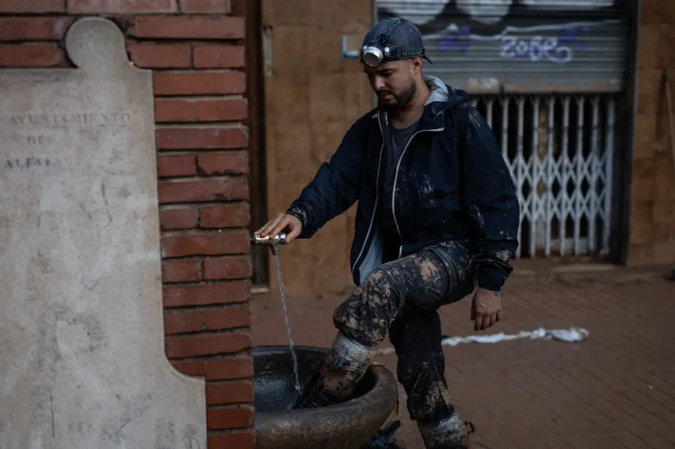 Španjolska je na koljenima! Za brojnim nestalima još se traga, posljedice poplava se saniraju. Ovo su stravični prizori