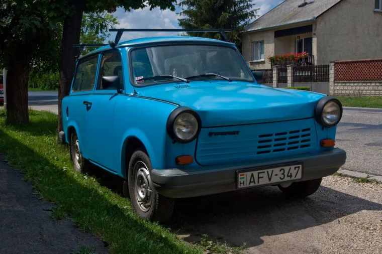 I danas uživa kultni status među entuzijastima, a brojni klubovi i udruge posvećeni su očuvanju i restauraciji tih automobila.