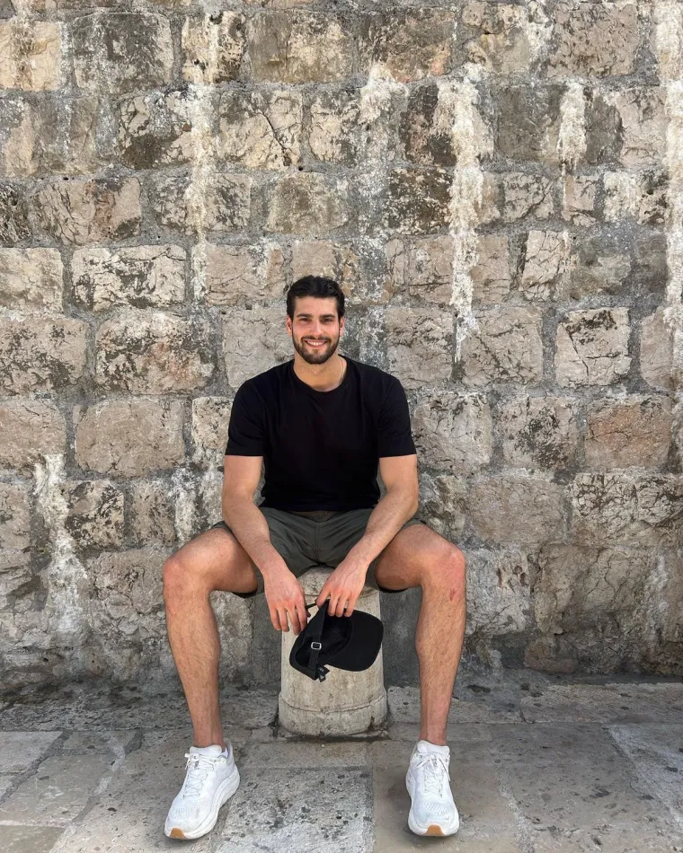 Nedavno je Nikola ostvario i veliki sportski uspjeh. Na Svjetskom kupu koji se održao u Singapuru bio je četvrti u utrci na 100 m mješovito, isplivavši svoj osobni rekord s 52.45 sekundi. 