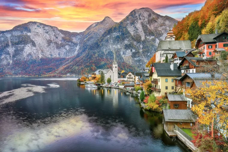 12. Austrija - U okviru svog programa crveno-bijelo-crvene kartice, Austrija nudi zaposlenim državljanima koji nisu iz EU/EEA i koji nisu iz Švicarske jednogodišnju vizu uz financijsku potporu za preseljenje tamo.