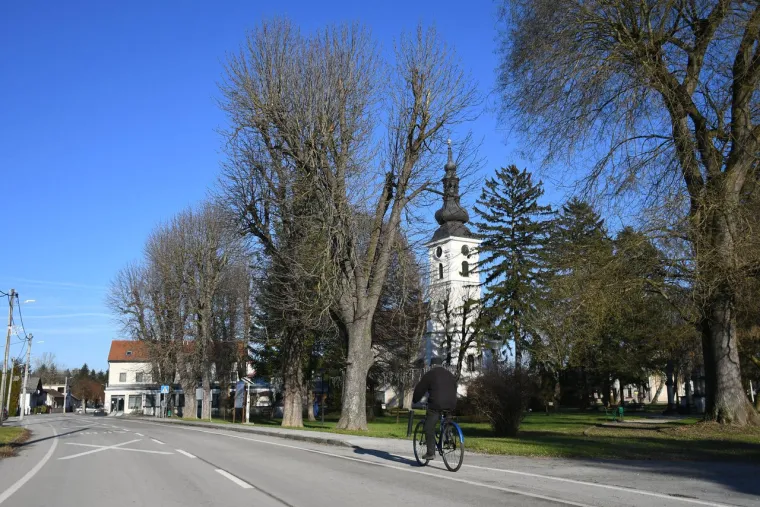 14. Hrvatska - Mjesto Legrad nosi se s padom stanovništva, a kao način borbe protiv toga nude se kuće za 13 centi. Caka je u tome da se kuće prodaju pod određenim uvjetima, a onaj tko ih kupi u Legradu mora ostati najmanje 15 godina te može dobiti do 4705 eura pomoći za troškove obnove.