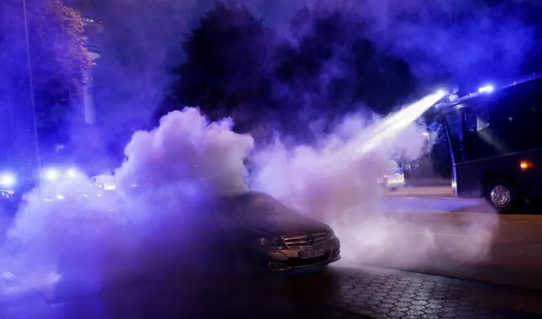PROSVJED UOČI SUMMITA G20: U sukobu s antikapitalističkim prosvjednicima i anarhistima ozlijeđeno 76 policajaca