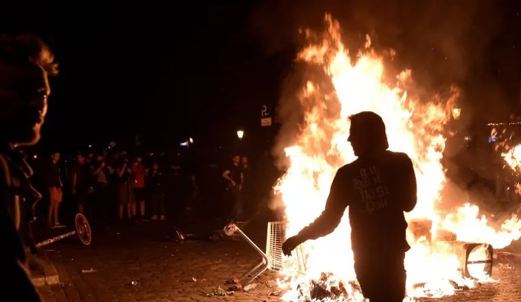 PROSVJED UOČI SUMMITA G20: U sukobu s antikapitalističkim prosvjednicima i anarhistima ozlijeđeno 76 policajaca