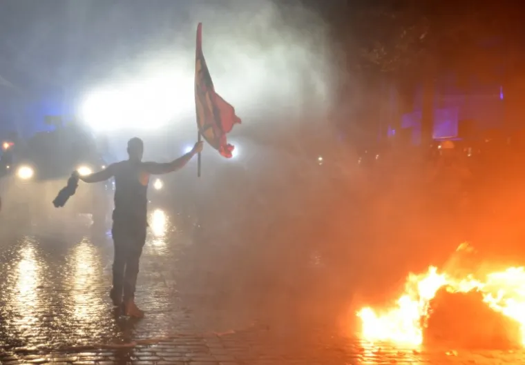 PROSVJED UOČI SUMMITA G20: U sukobu s antikapitalističkim prosvjednicima i anarhistima ozlijeđeno 76 policajaca