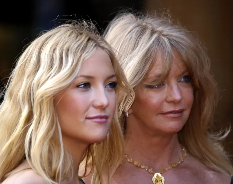 Drugi brak sklopila je s glumcem Billom Hudsonom, s kojim ima dvoje djece – glumca Olivera Hudsona i poznatu glumicu Kate Hudson. Par se razveo 1982. godine.